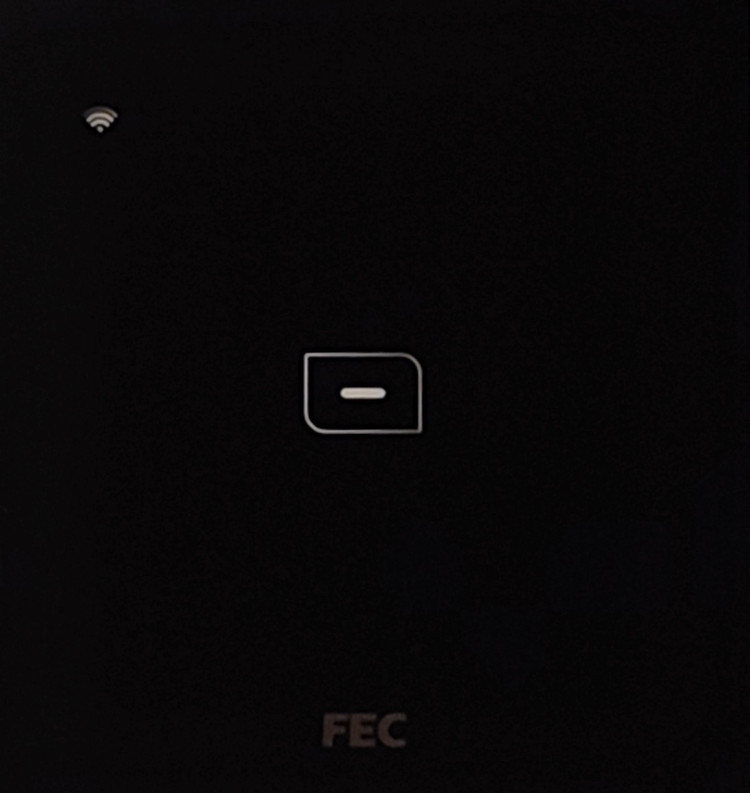 کلید یک پل لمسی و هوشمند FEC مدل FEC-SW-01 با پنل شیشهای ضد خش و کنترل Smart Life